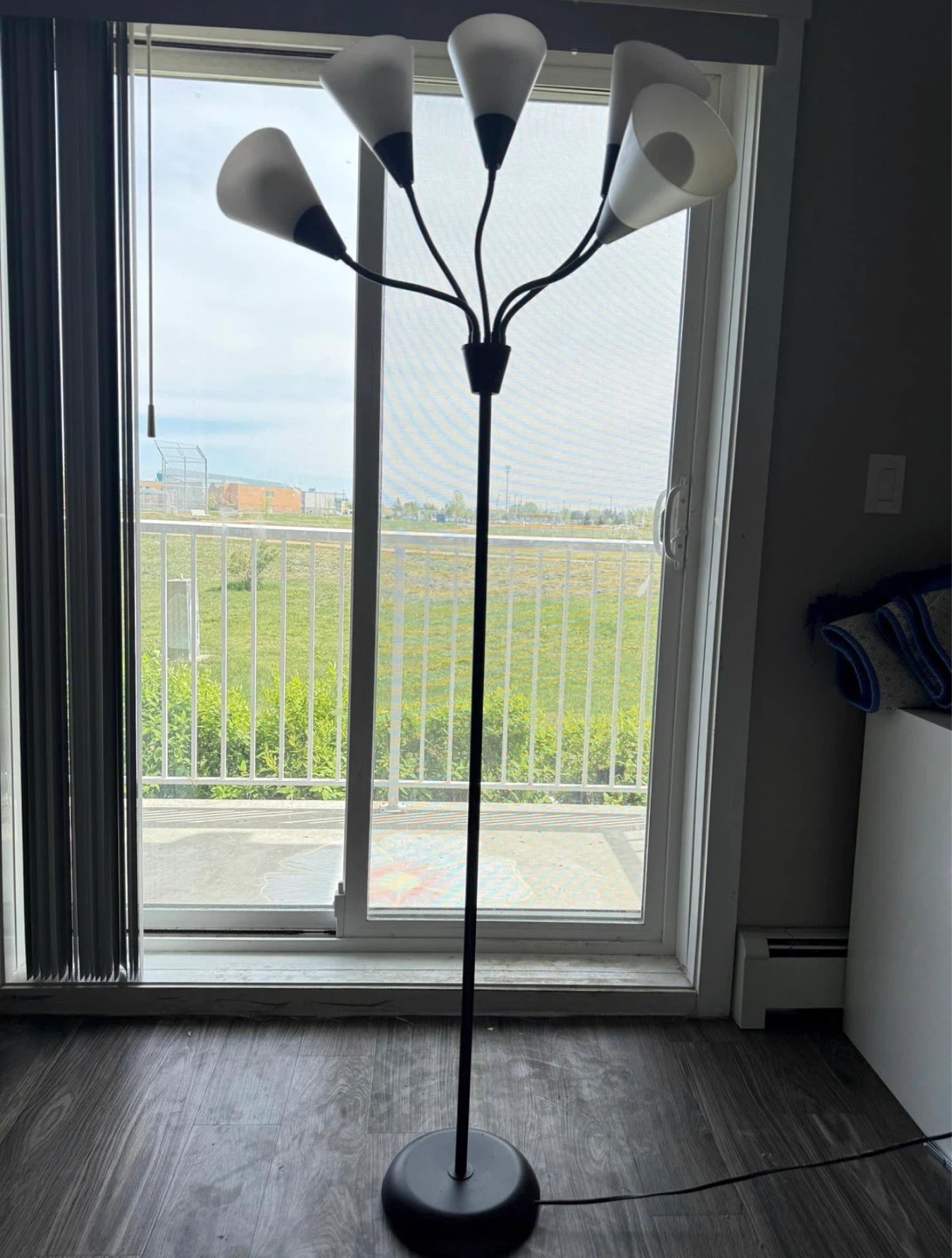 Room Essentials 5-Head Floor Lamp - photo 3