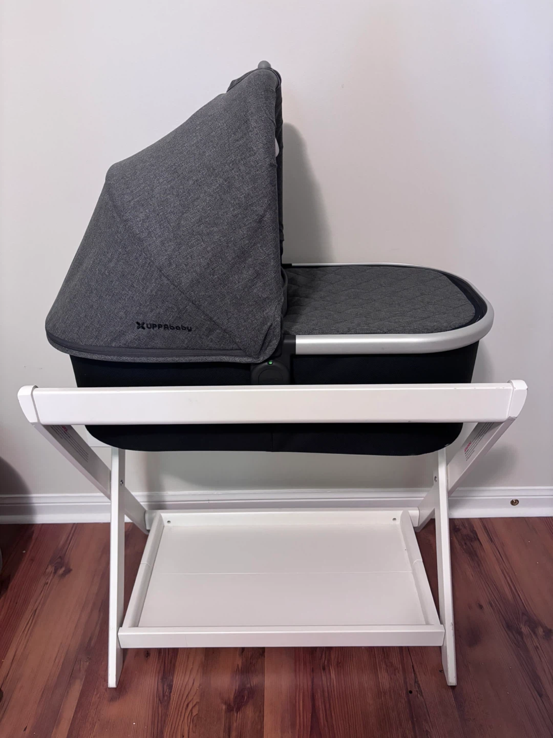 UPPAbaby Bassinet with UPPAbaby stand