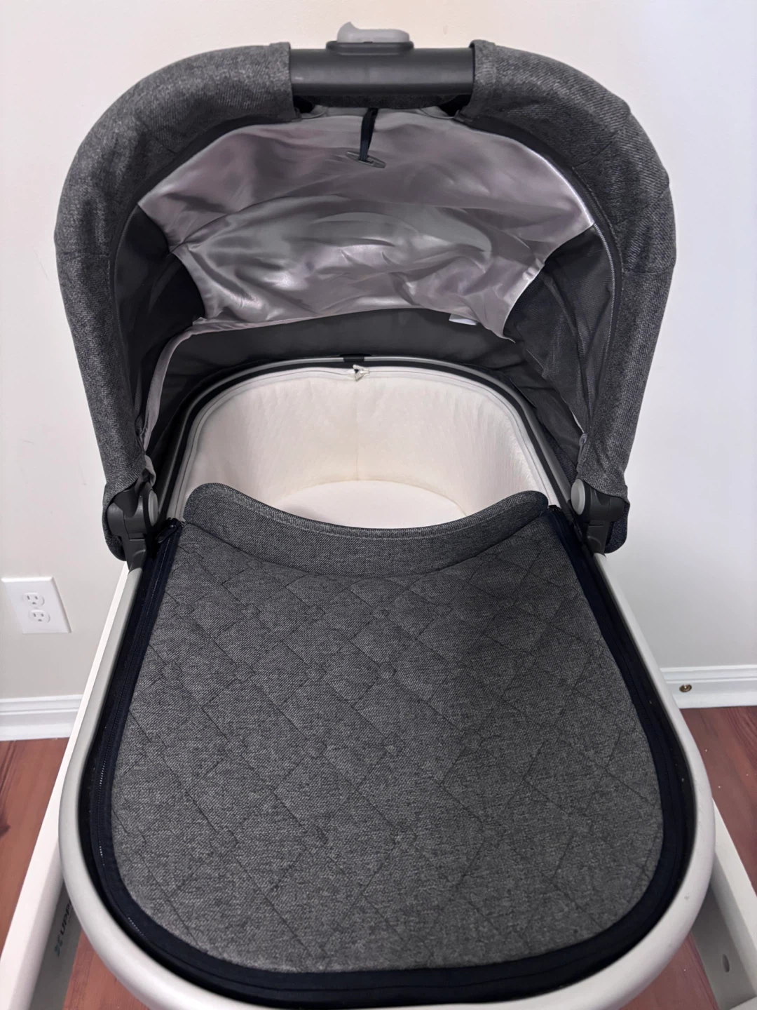 UPPAbaby Bassinet with UPPAbaby stand - photo 3