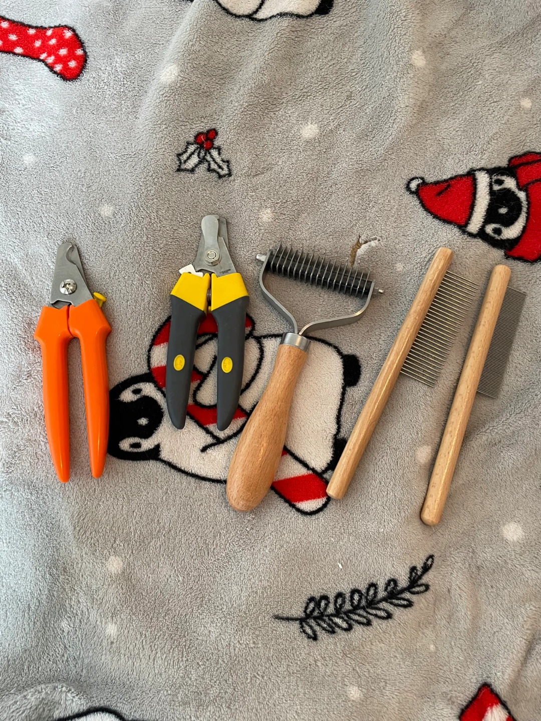 Large Dog Nail Clippers & Brushes