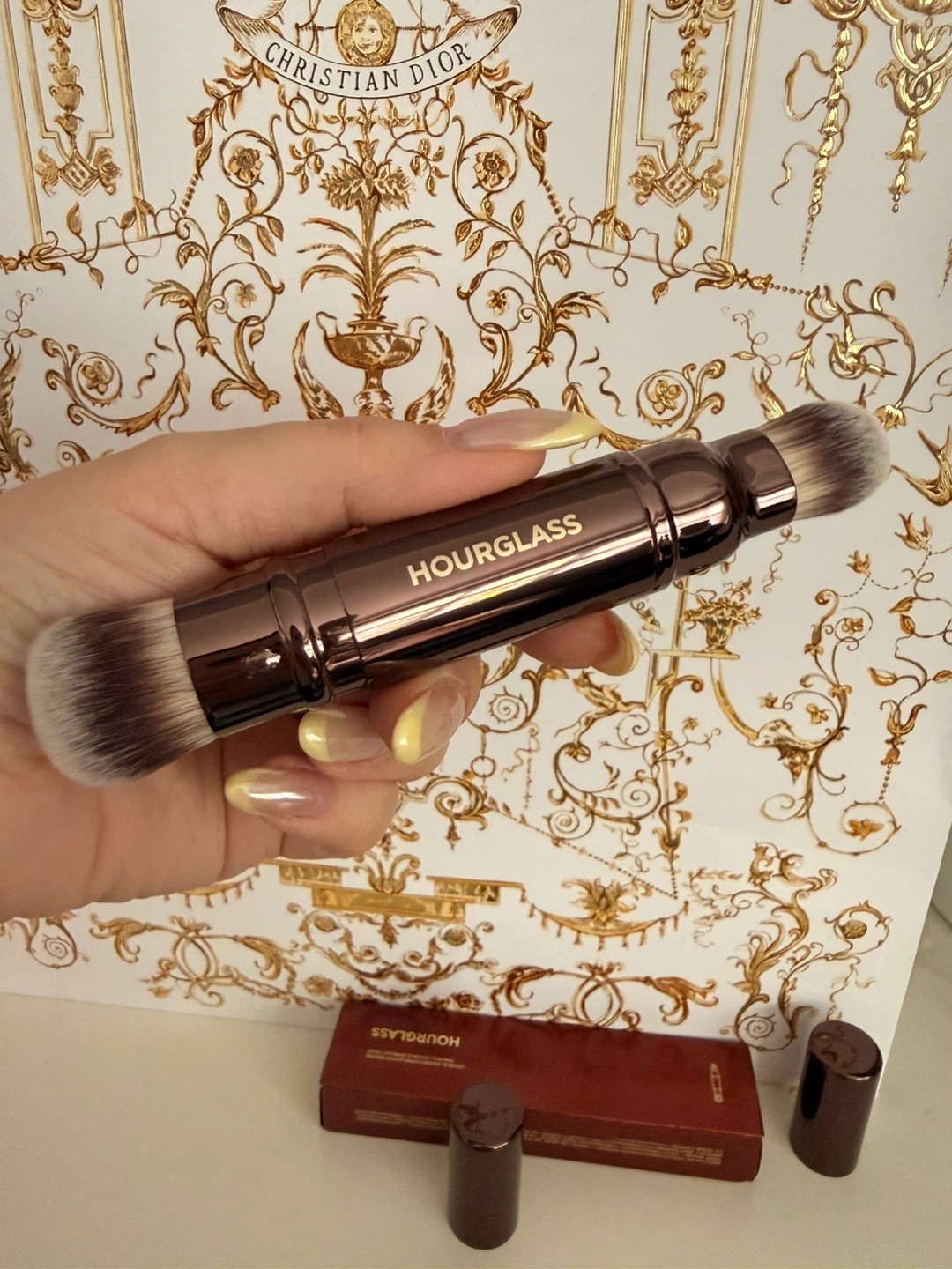Brand new Hourglass double face brush