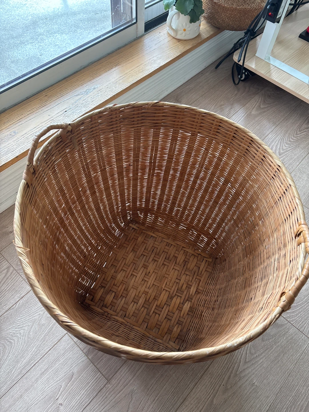 Large Wicker Basket - photo 2