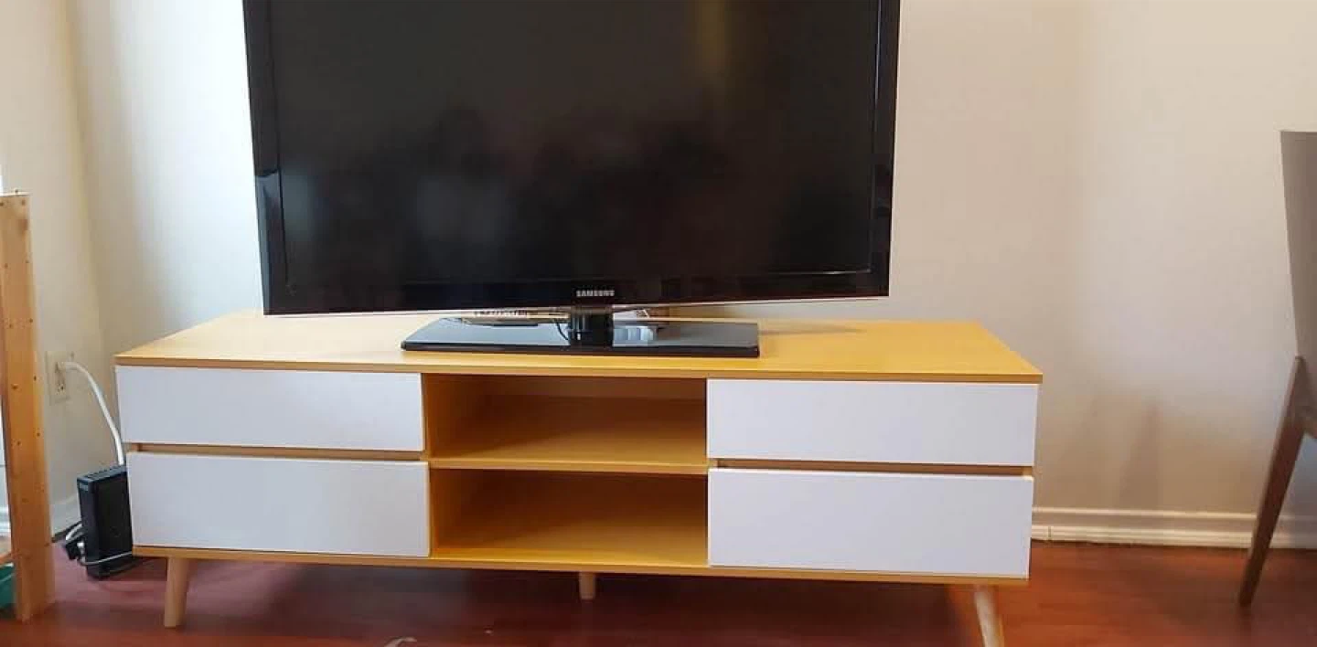 Mid-Century Modern Style TV Stand with 4 Drawers