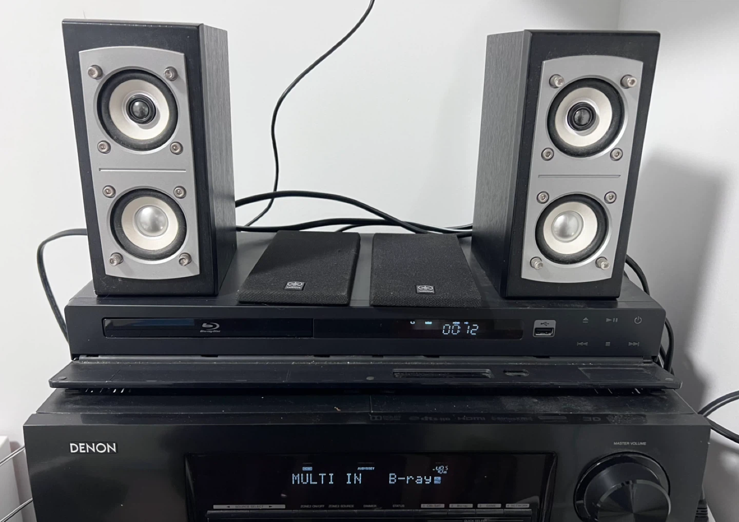 YAMAHA surround speakers, compact, 100 watts