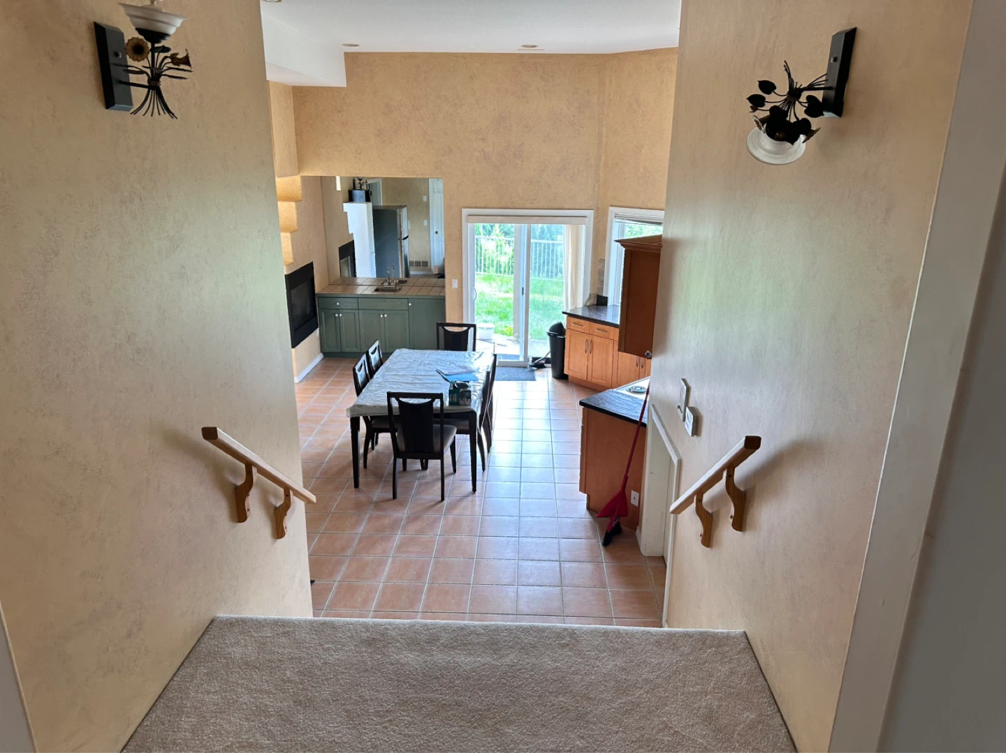 Suite for rent in Westwood plateau - photo 4