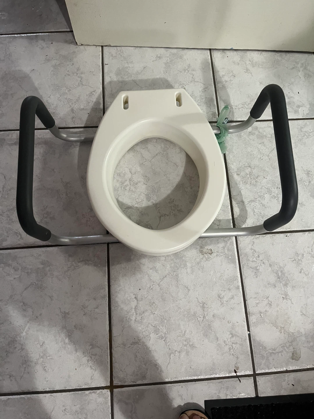 Toilet Seat Raiser with Handles - photo 4