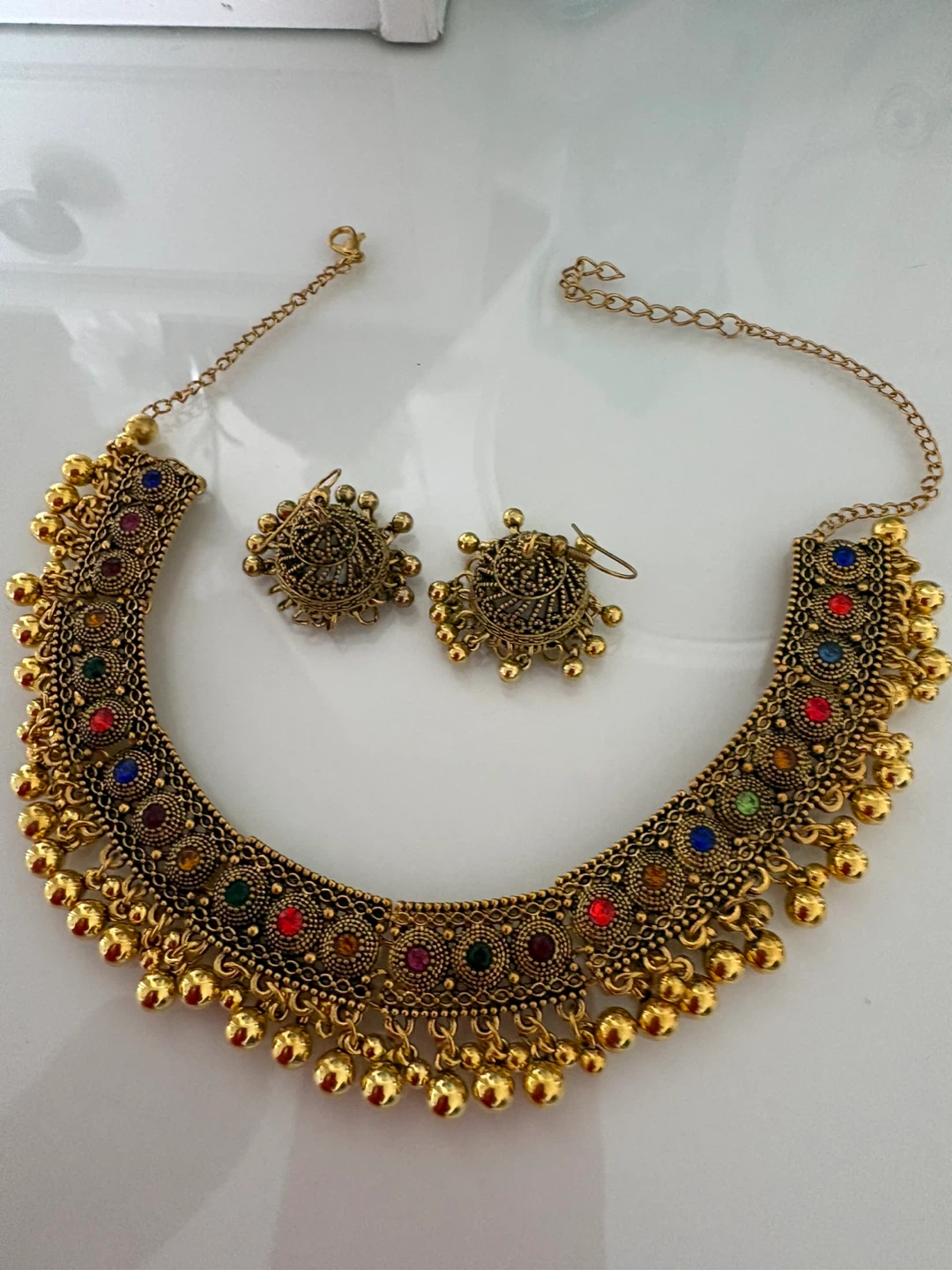 Gold-tone multi-colour choker necklace and earrings set