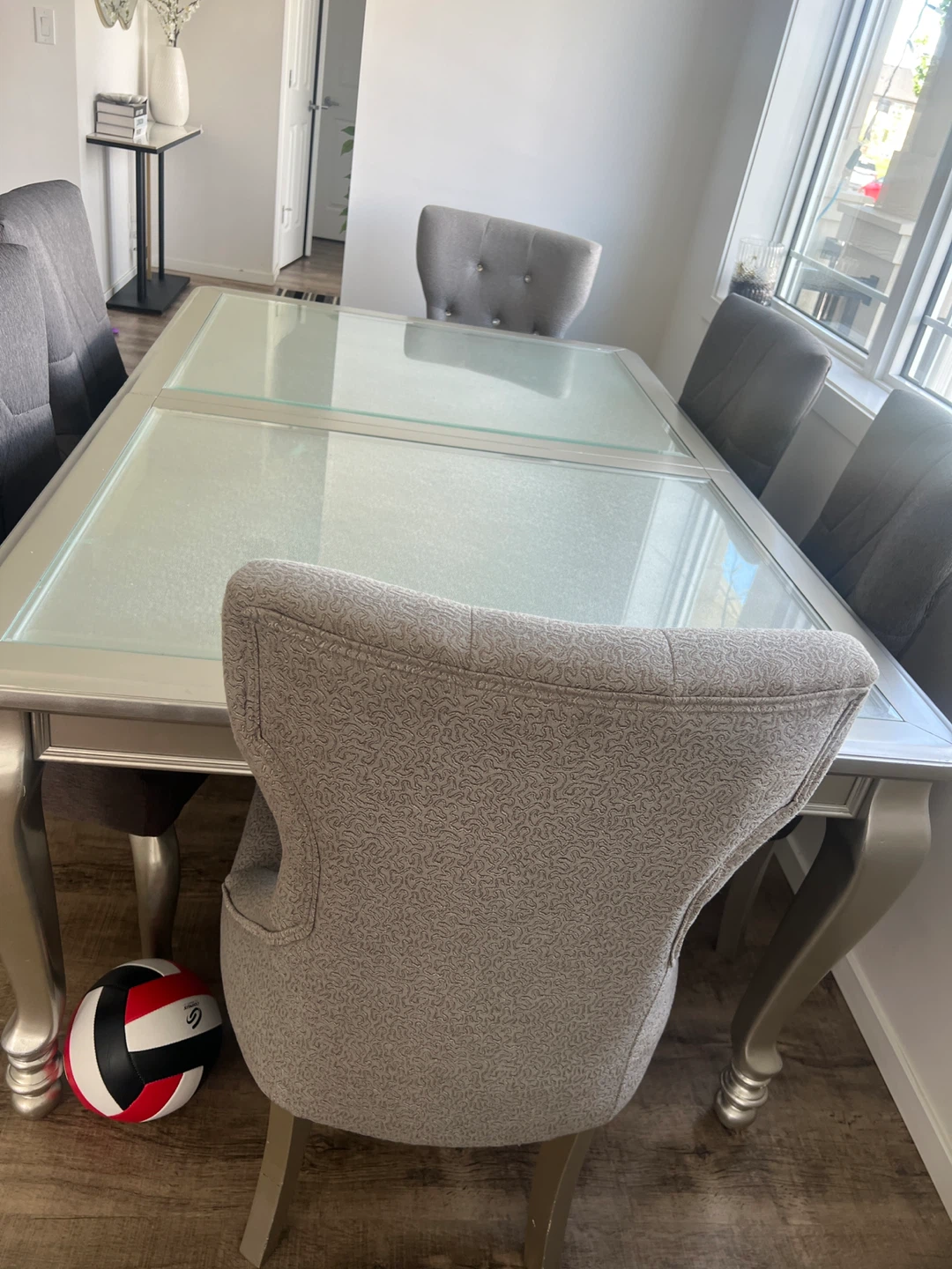Dining Table with Glass Top with chairs
