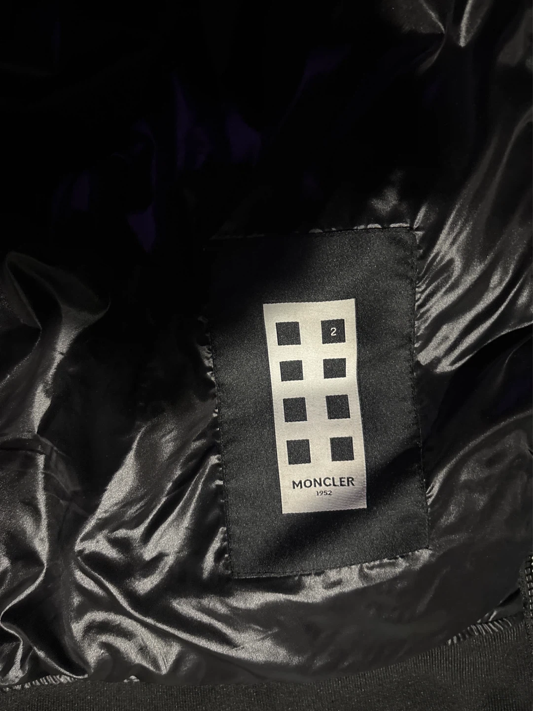 Moncler Down Vest - Size 2 - photo 5