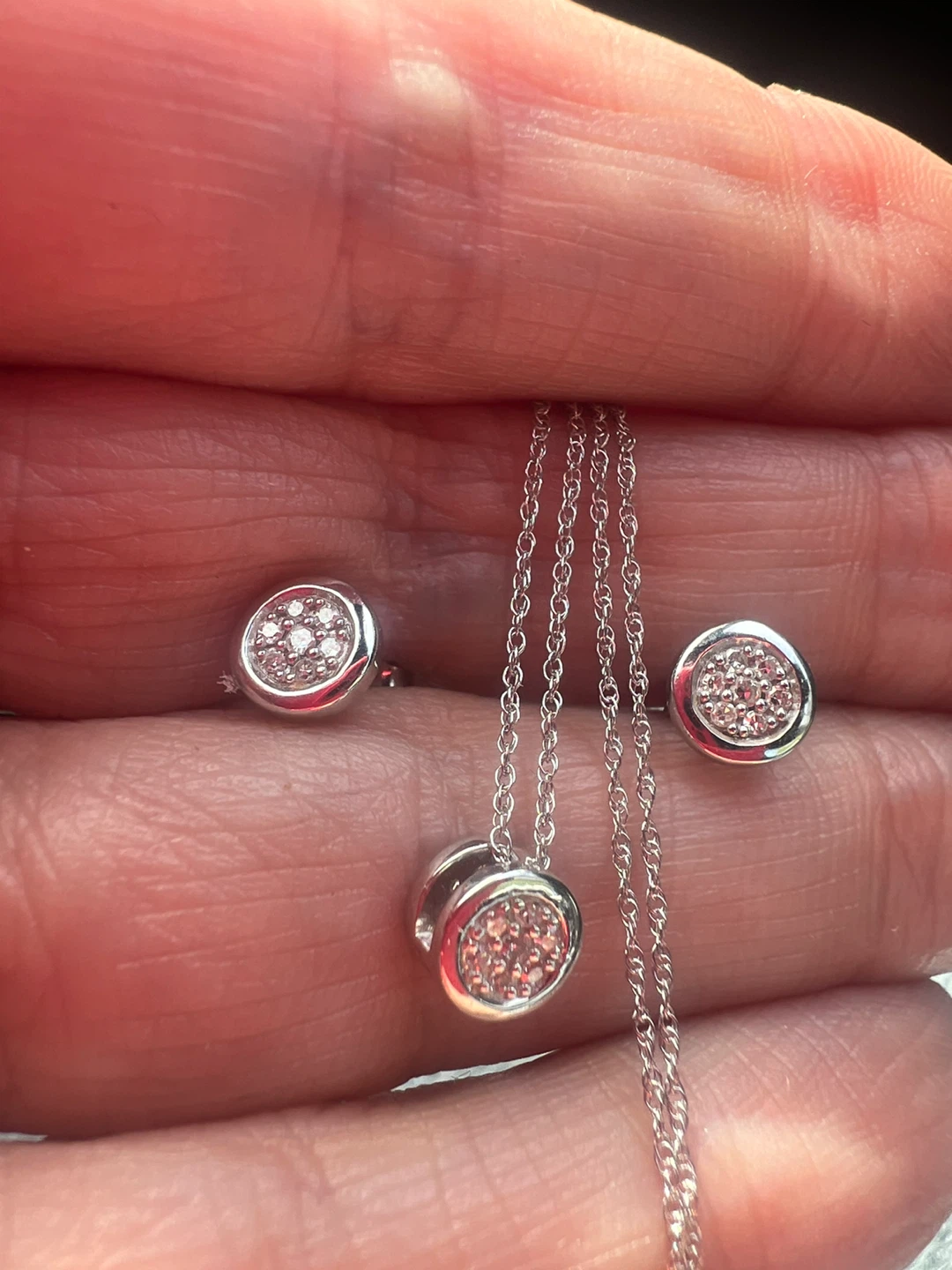 10K Gold Diamond Pendant Necklace and Earrings Set - photo 3