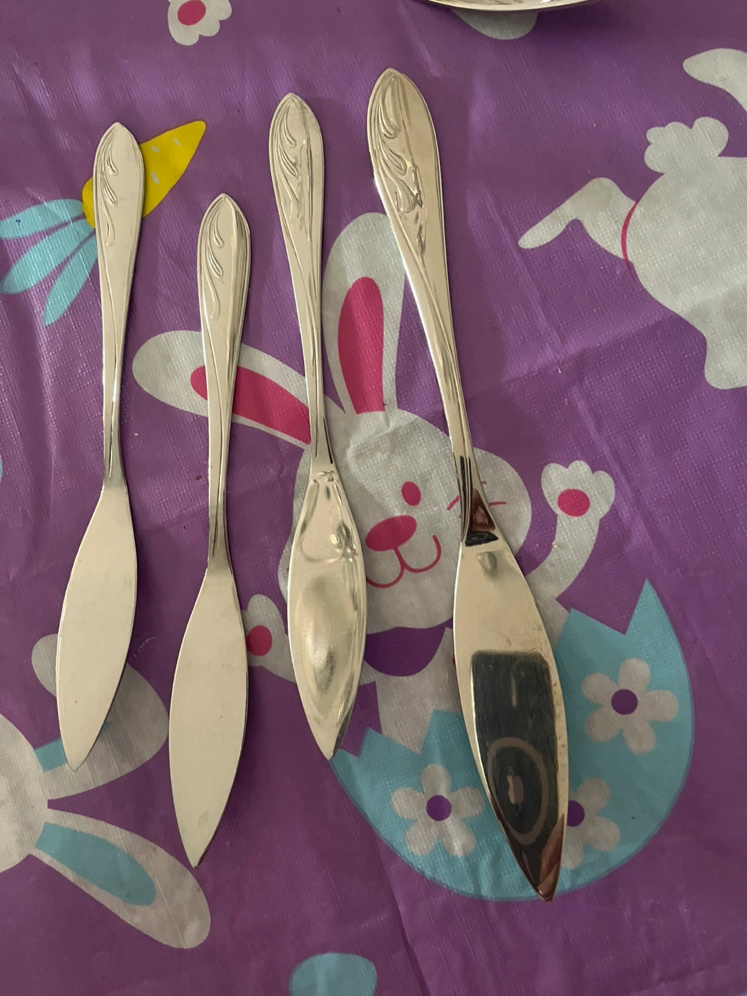 Set of 8 Silver-Tone Butter Knives