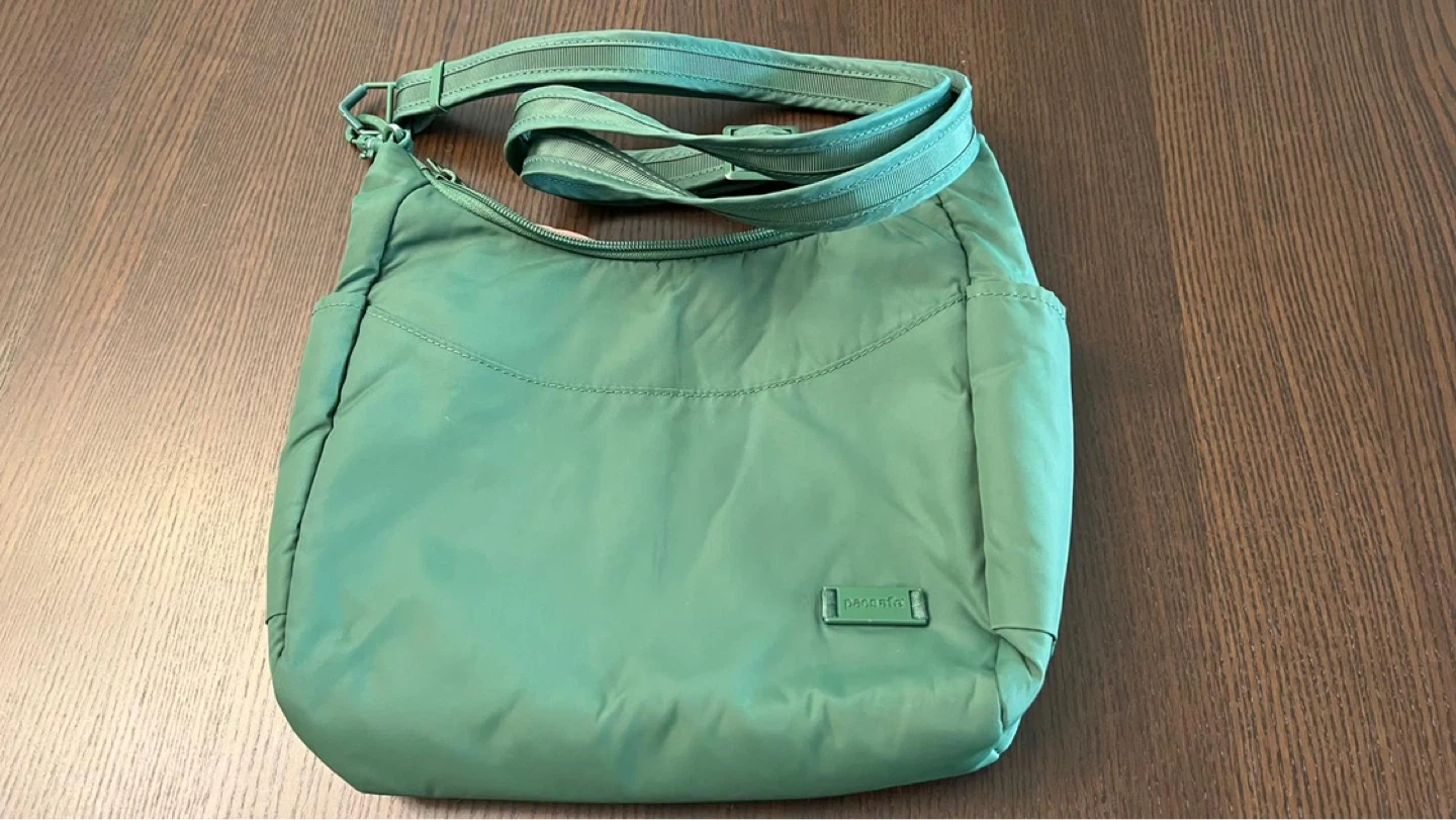 3 Brand new PacSafe women’s handbags - photo 5