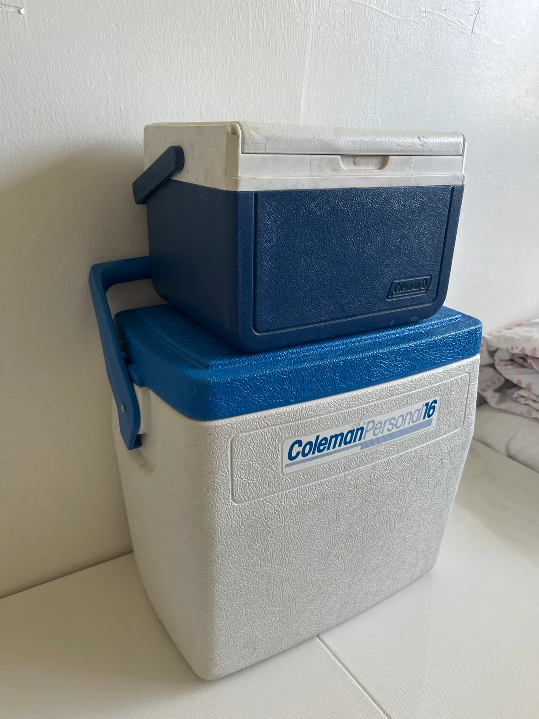 2 Coleman Coolers $15 and $25 - photo 2
