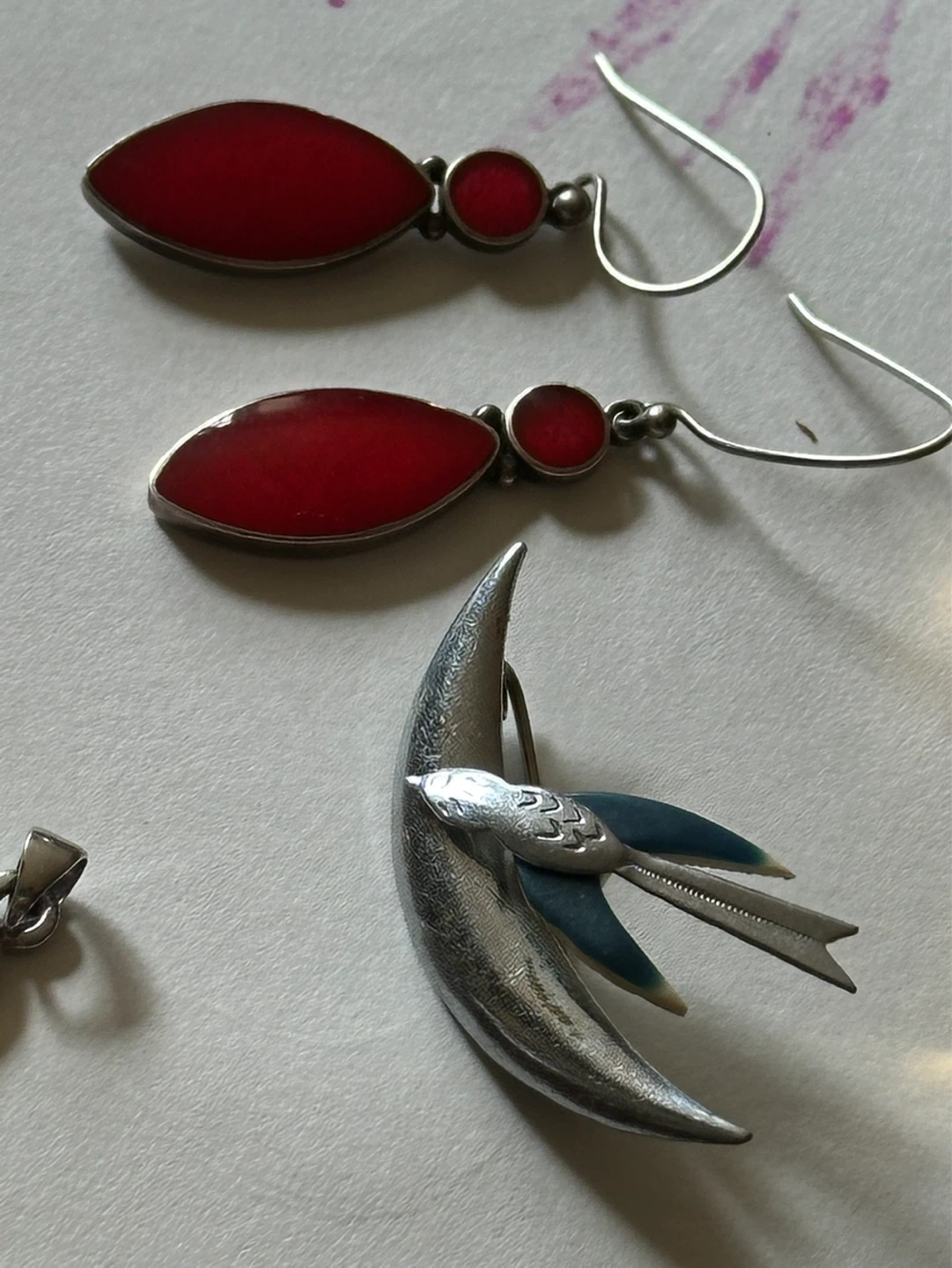 Earrings and brooches - photo 5