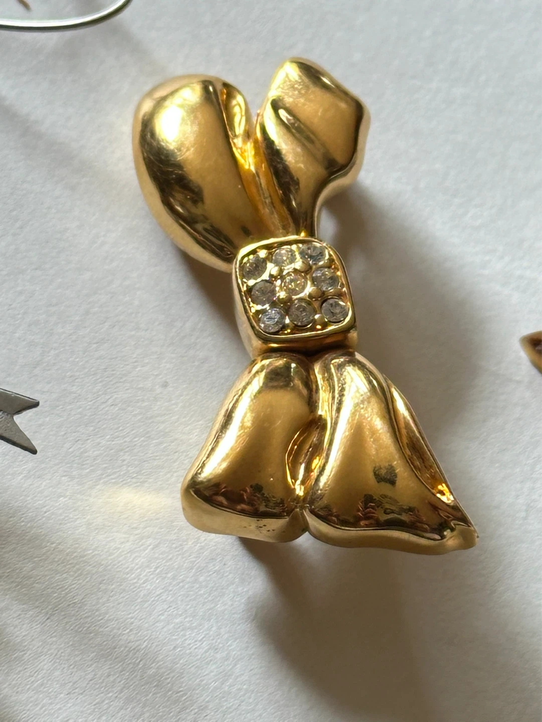 Earrings and brooches - photo 4