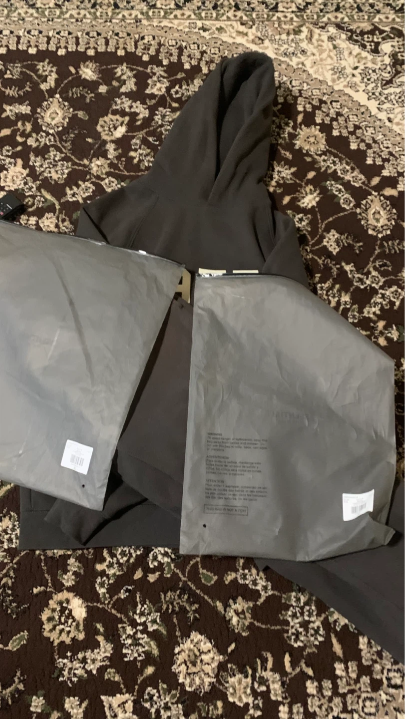1977 essentials tracksuit