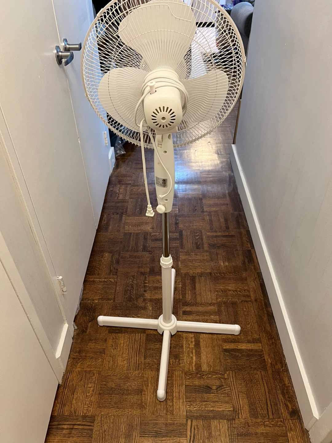 Hampton Bay White Stand Fan - photo 2