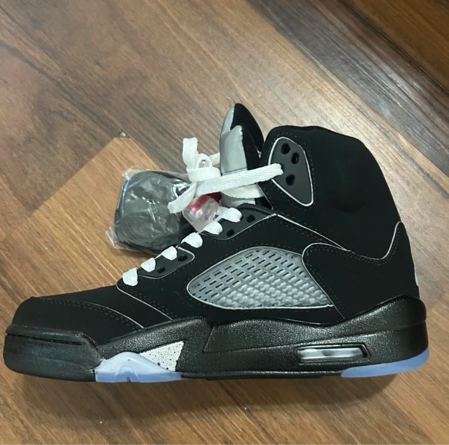 Air Jordan 5 Retro Black Metallic Silver