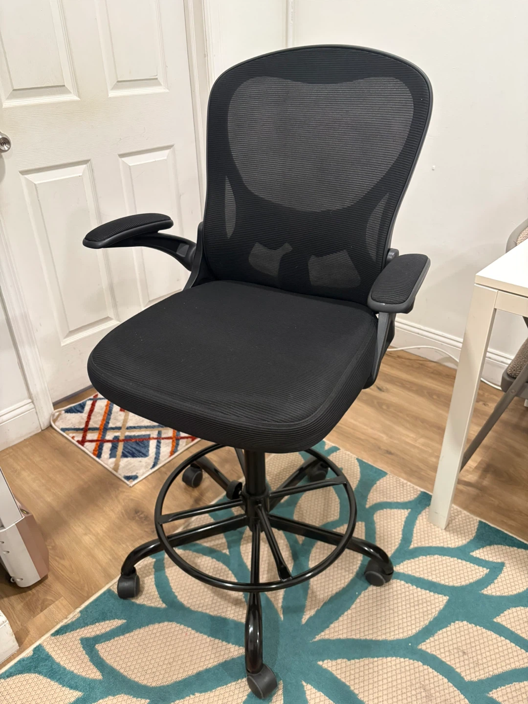 Black Mesh Task Chair with Footrest