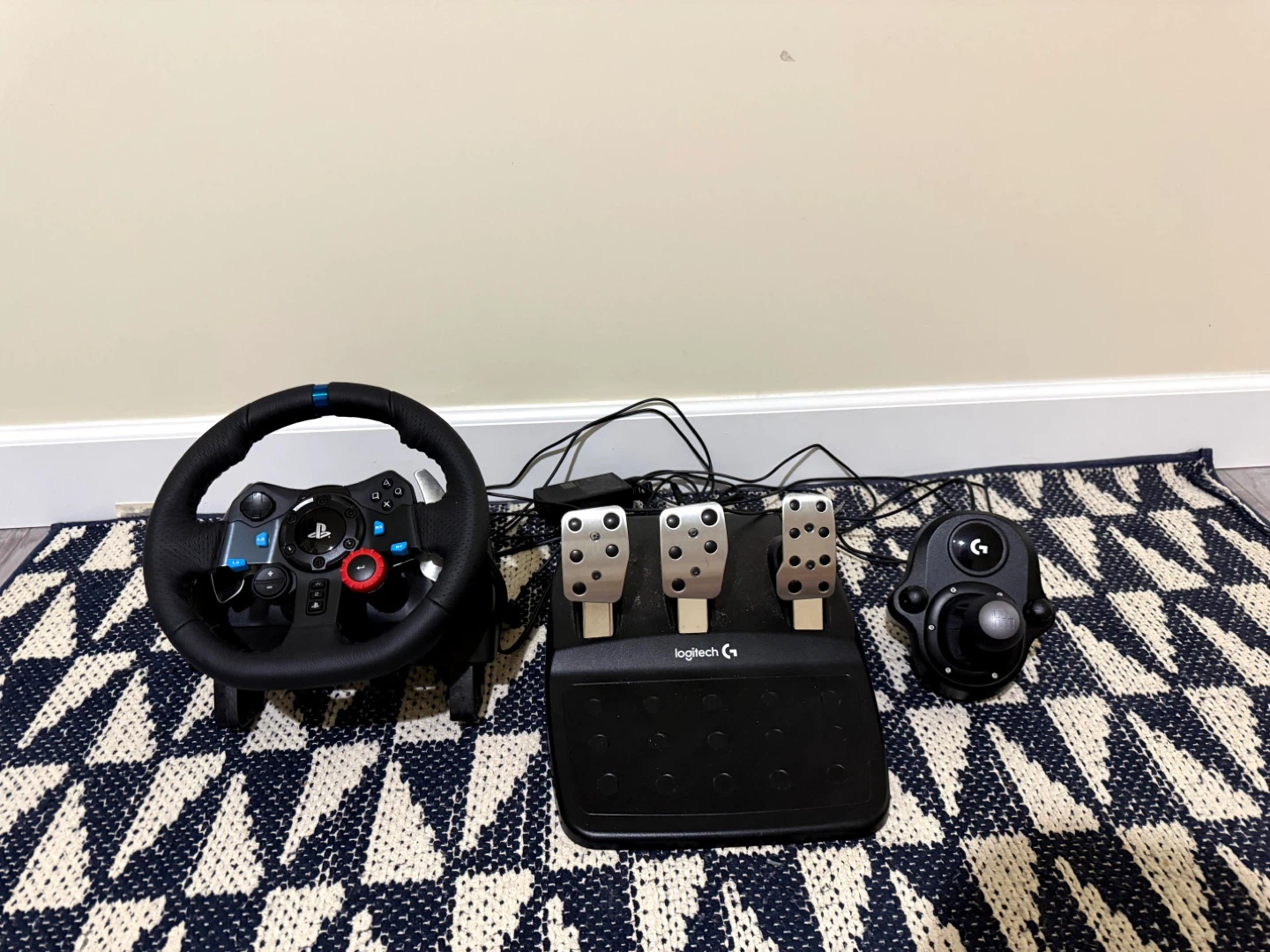 Logitech G29 Driving Force Racing Wheel and Pedals - photo 2