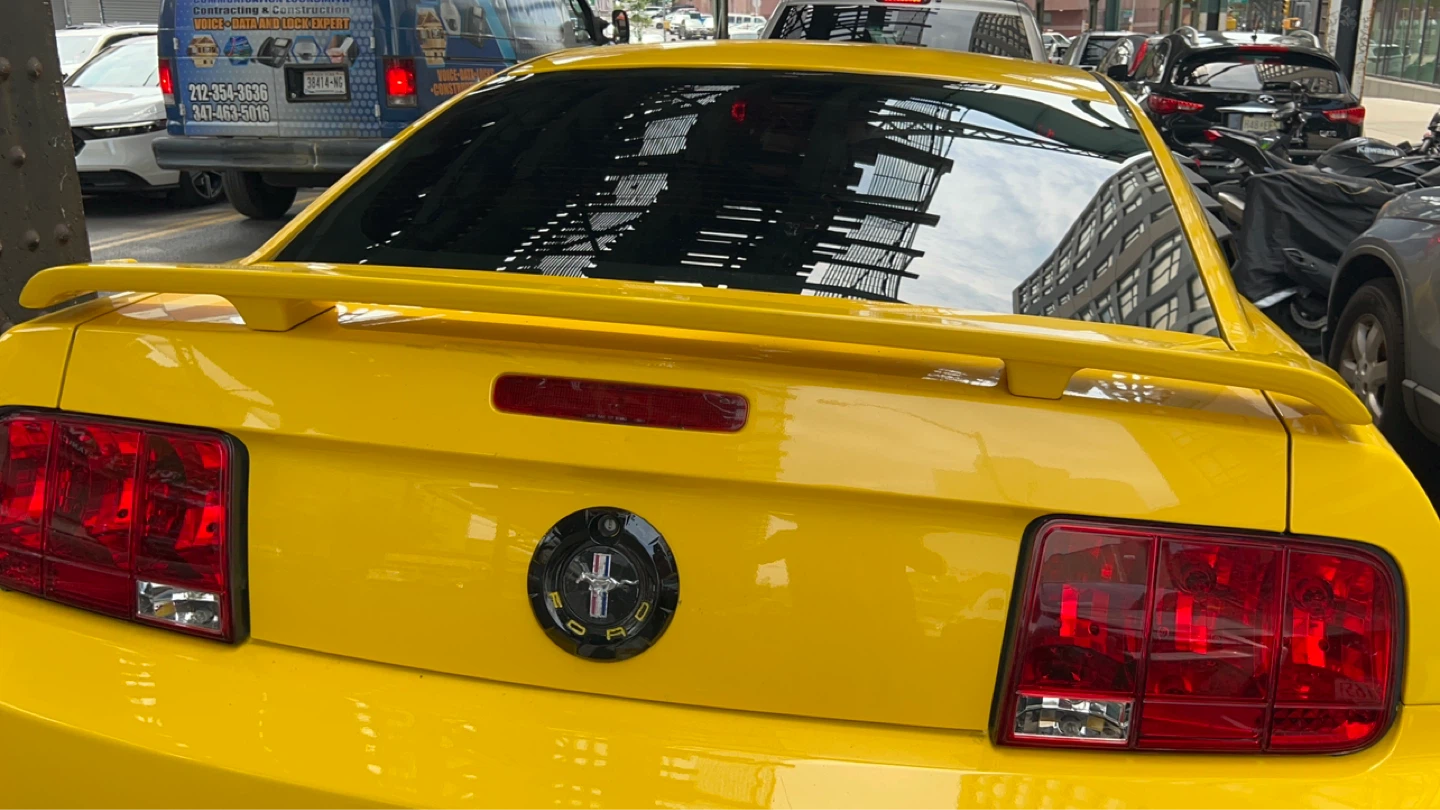 Yellow Ford Mustang Coupe 2005 - photo 3