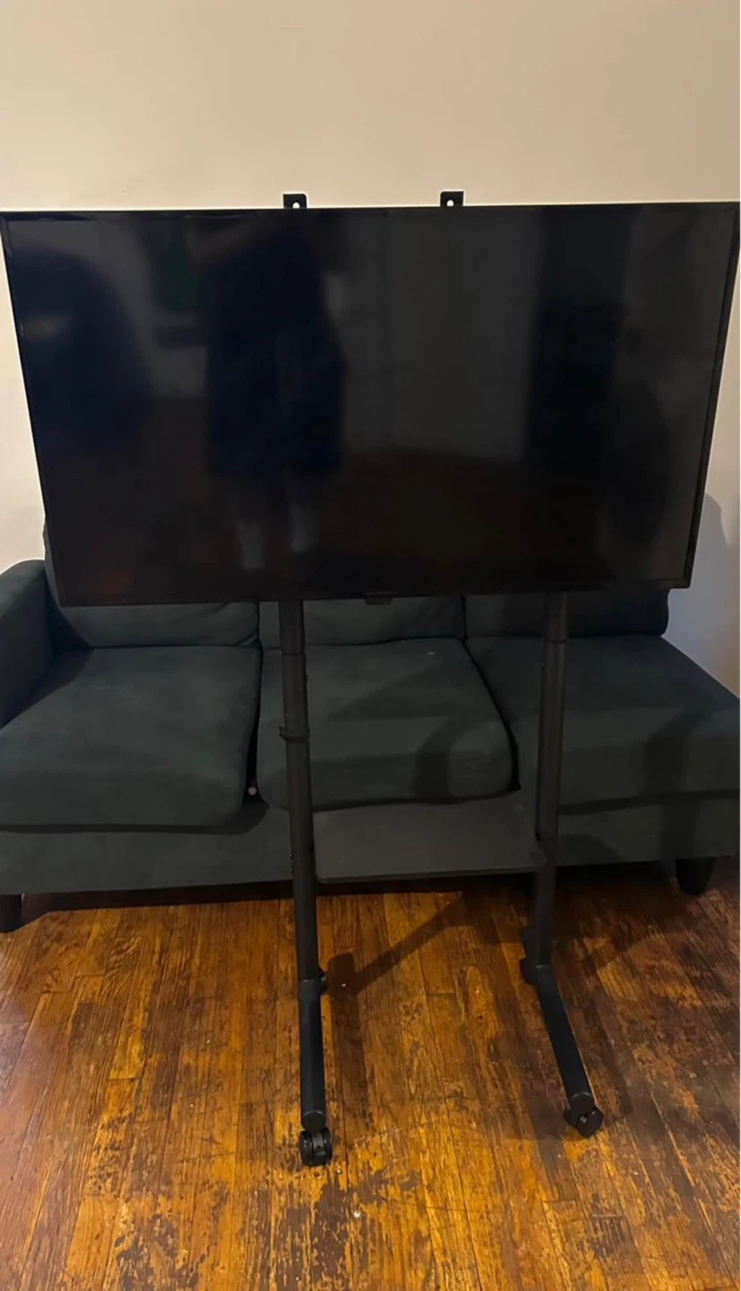 TV insignia de 32 pulgadas con soporte incluido y con control