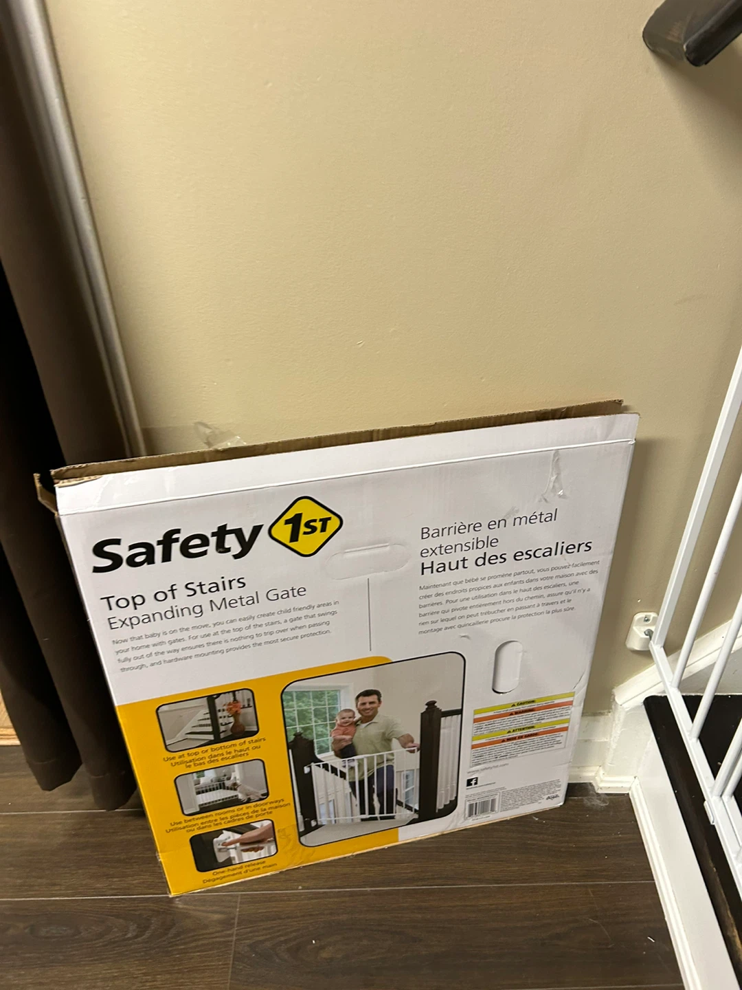 Safety 1st Top of Stairs Expanding Metal Gate - photo 3
