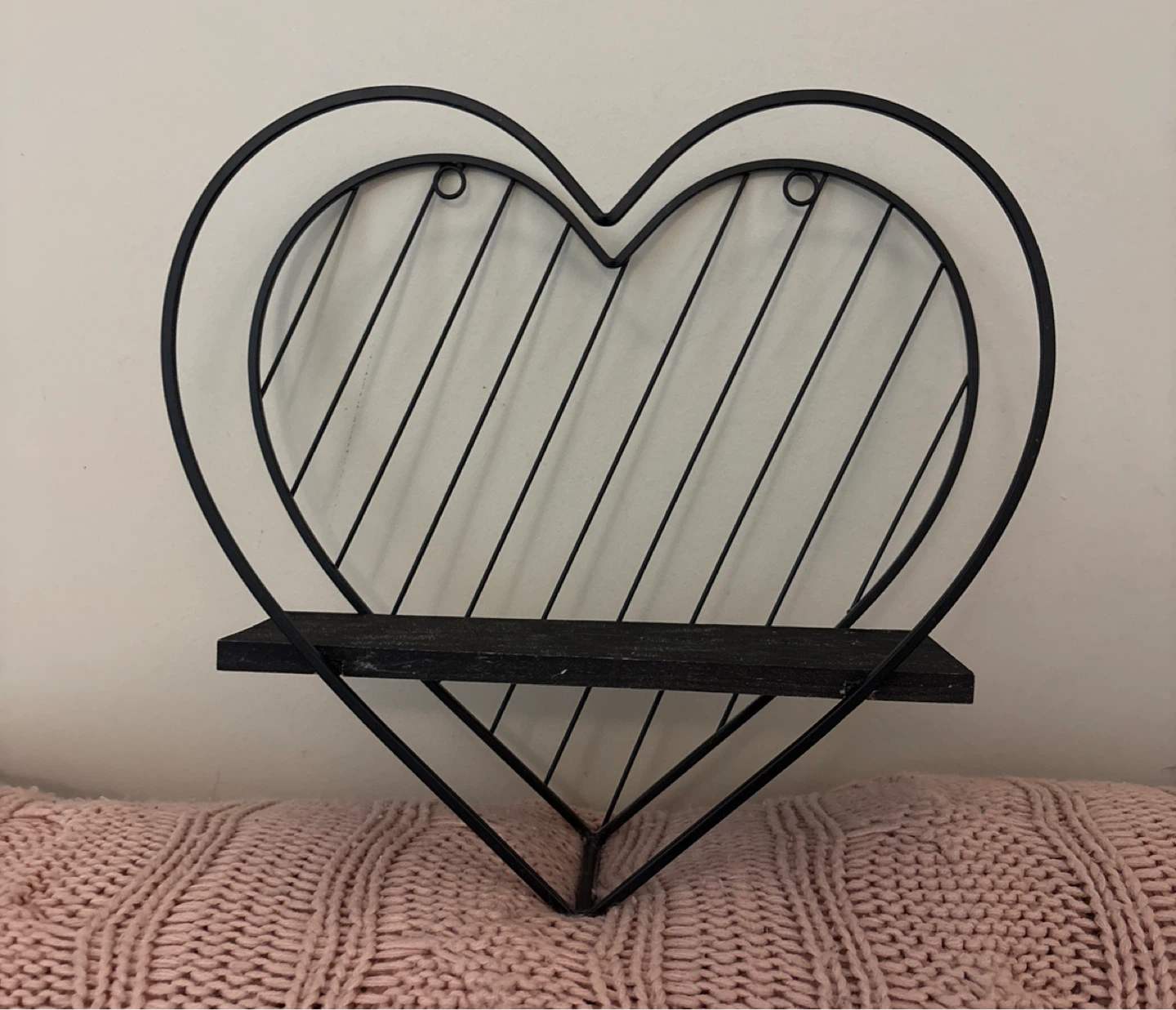 Black Metal Heart Shelf