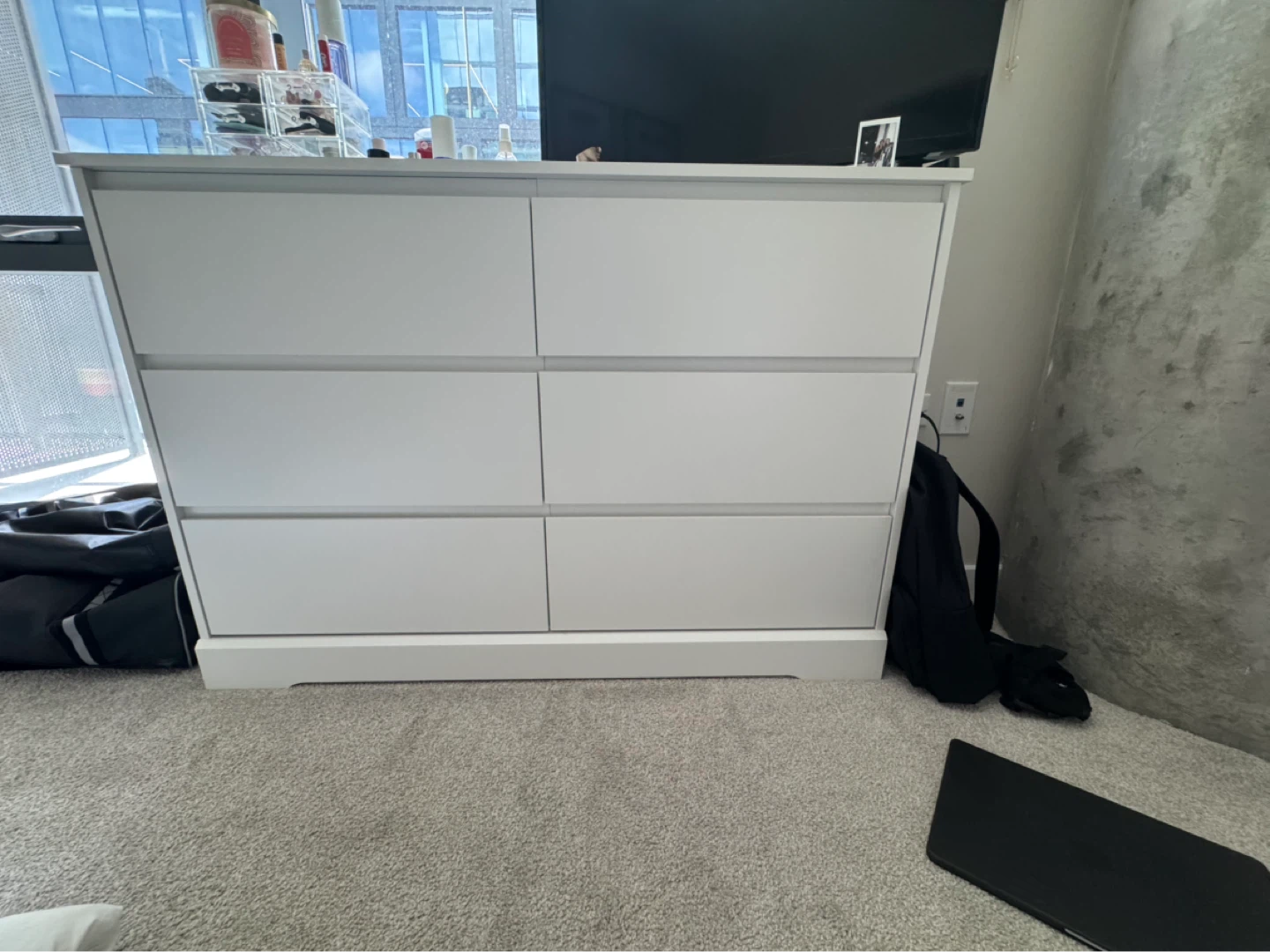 White 6-Drawer Dresser