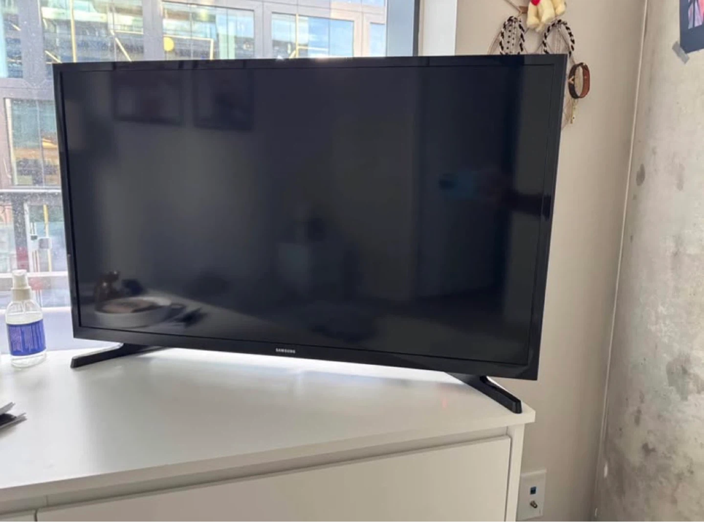 Samsung 32-inch Smart TV