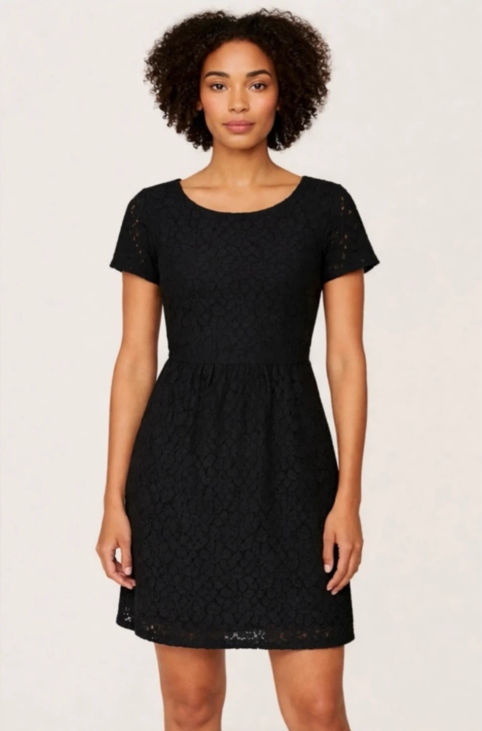 Vila Classic Black Lace Short-Sleeve Mini Dress size S