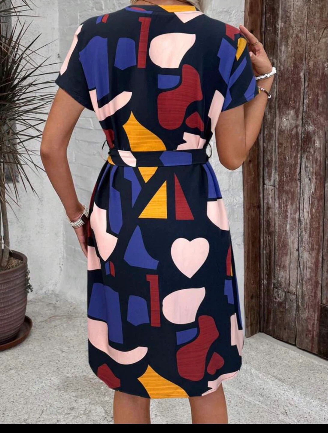 Women's Short Sleeve Abstract Print Dress with Belt - photo 2