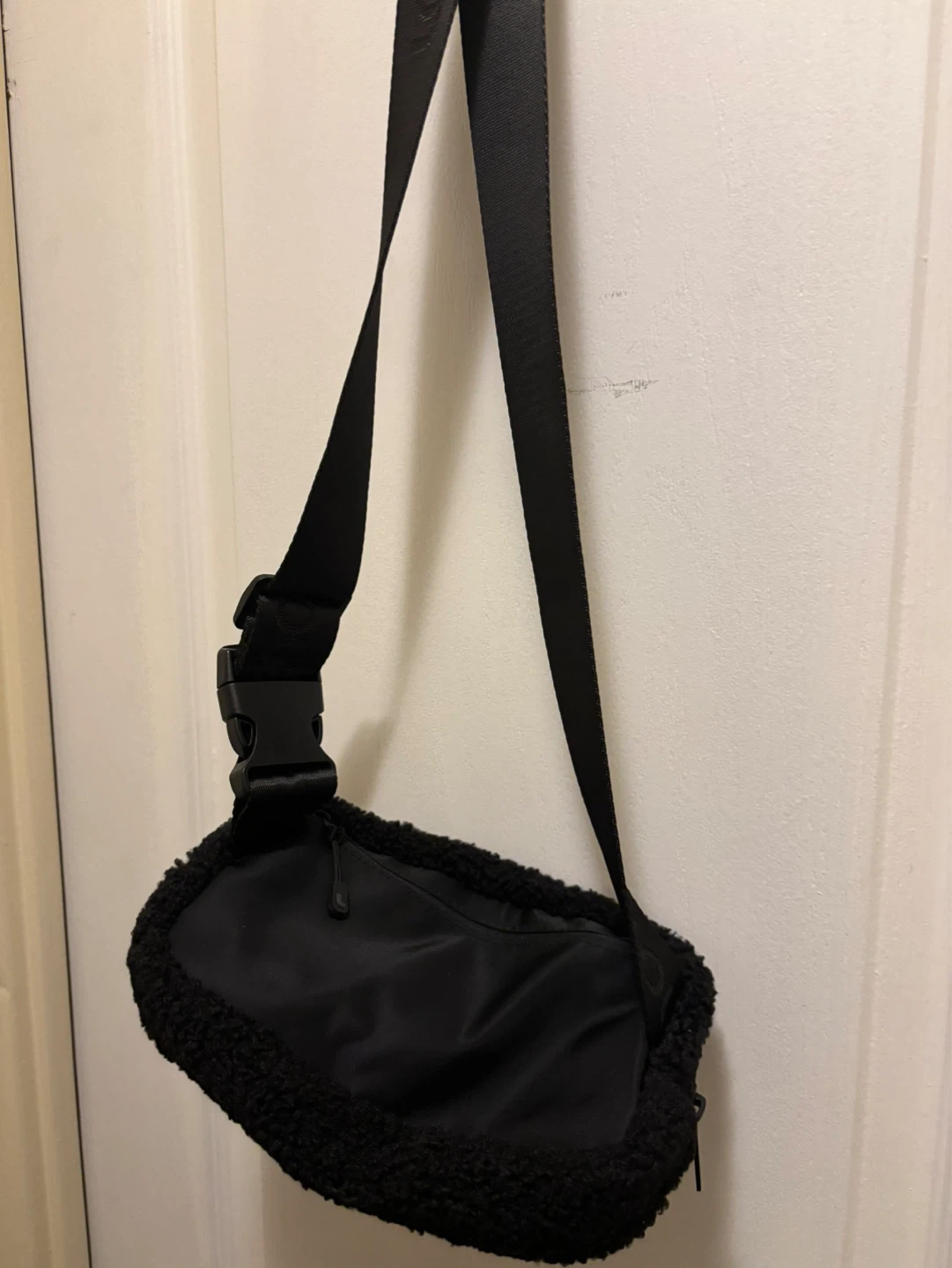 Lole Black Sherpa Fanny Pack - photo 3