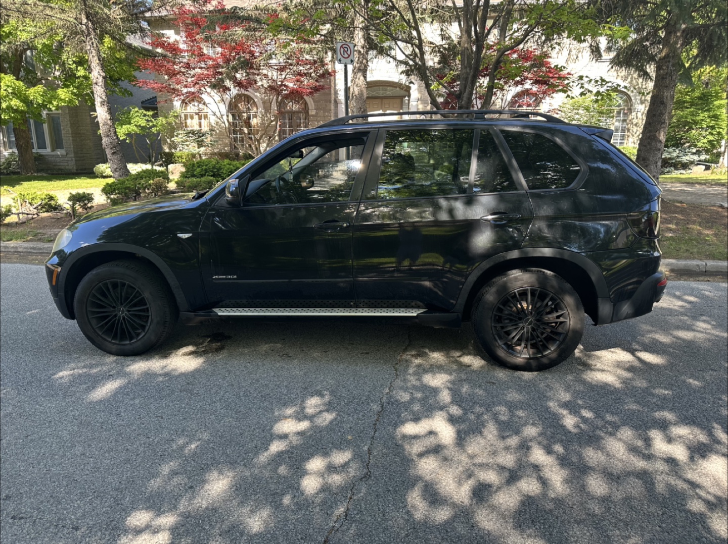 Black BMW X5 SUV - photo 3