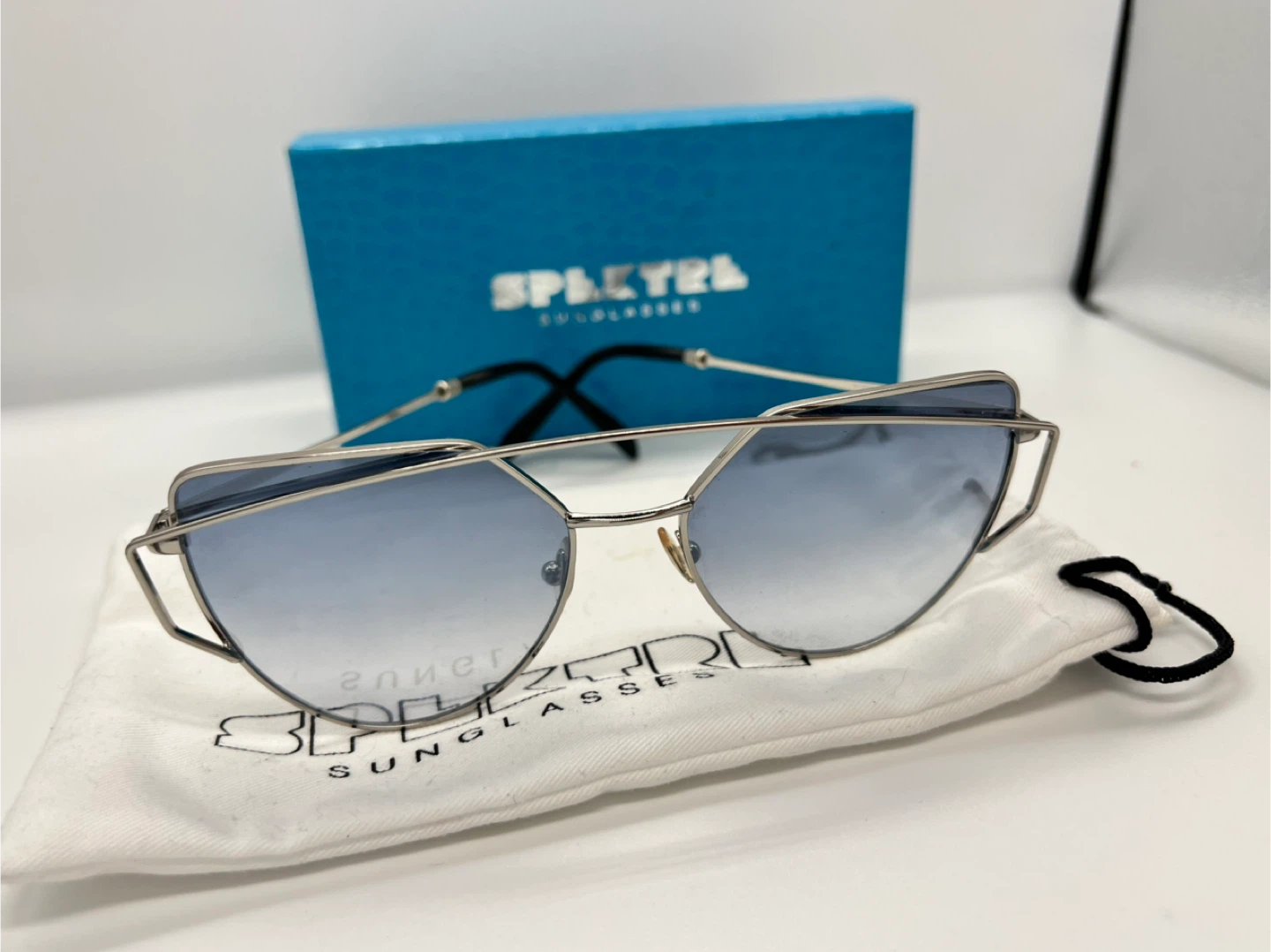 SPEKTREL Sunglasses