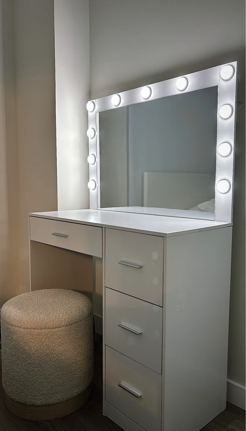 Makeup Vanity Table with Lights