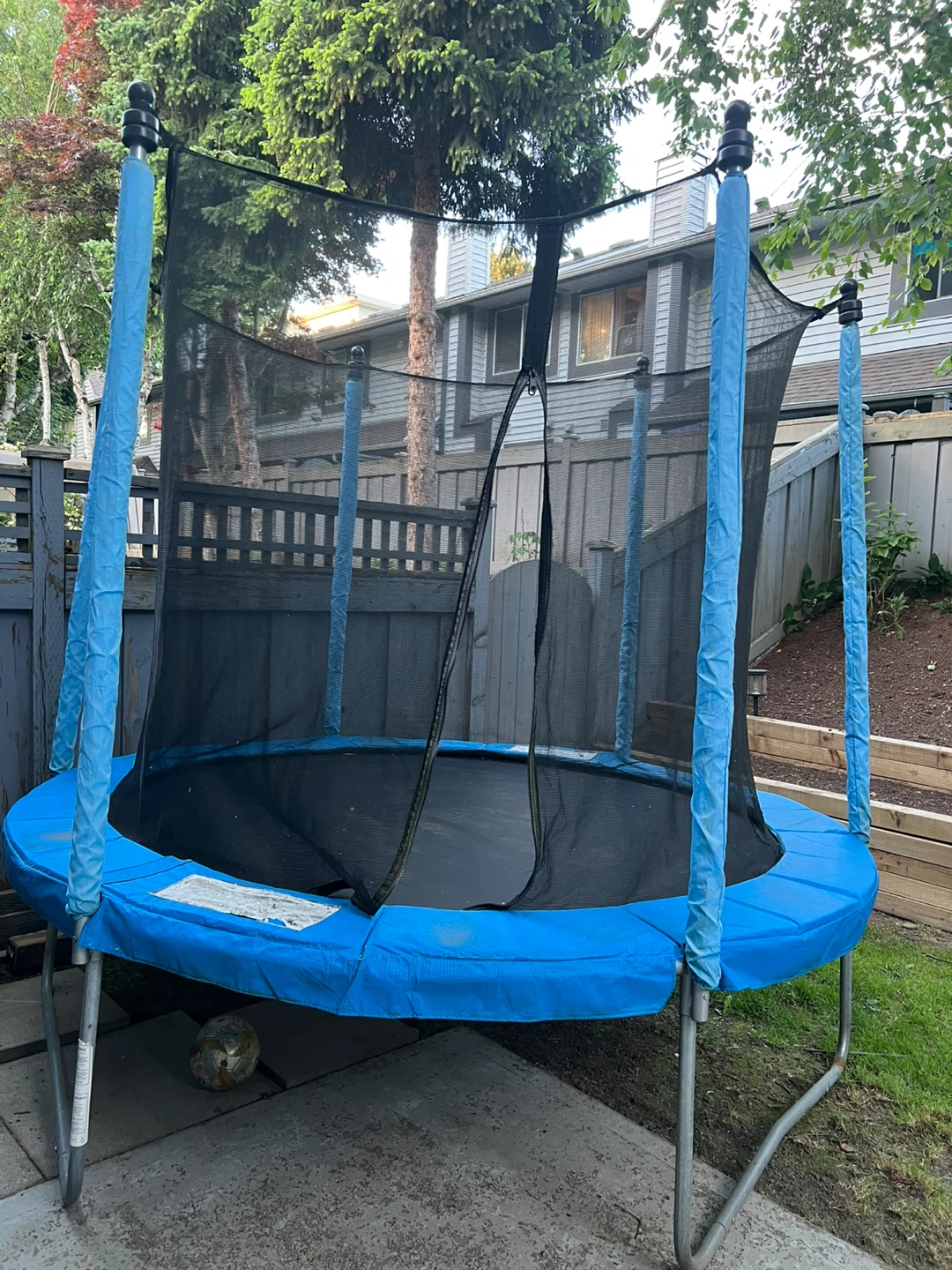 Trampoline with Safety Net