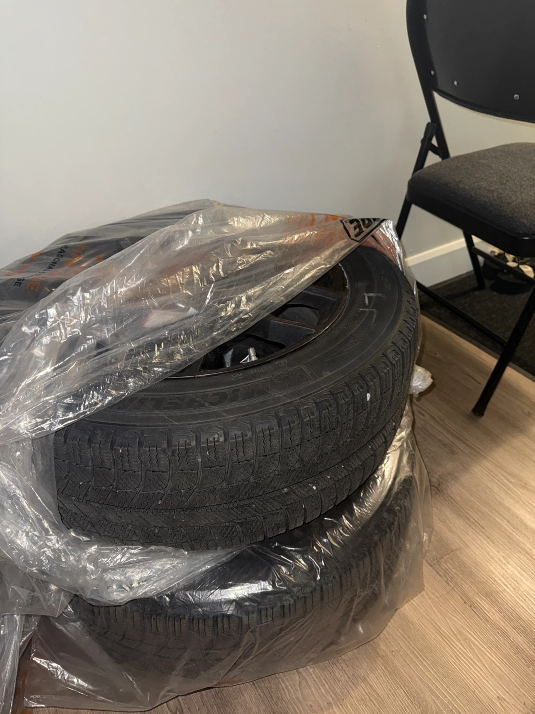 Michelin Studless Winter Tires 225/55R17 w/ Acura Alloy Wheels - photo 3