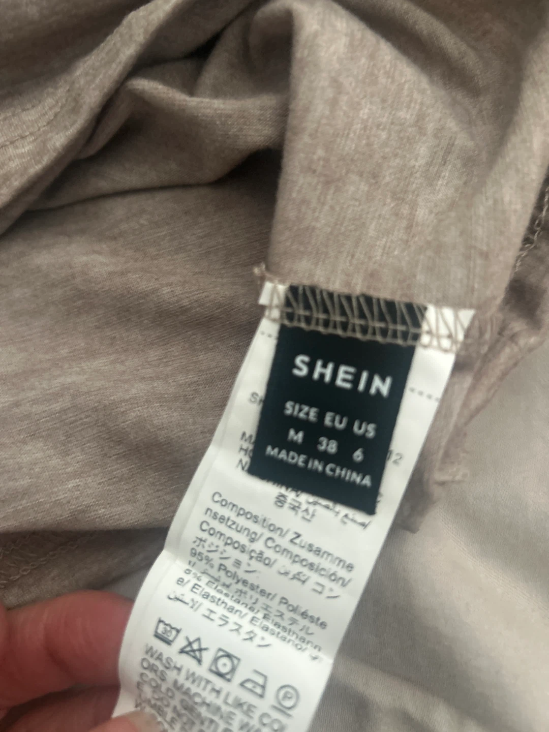 SHEIN Sleeveless V-Neck Top - photo 5