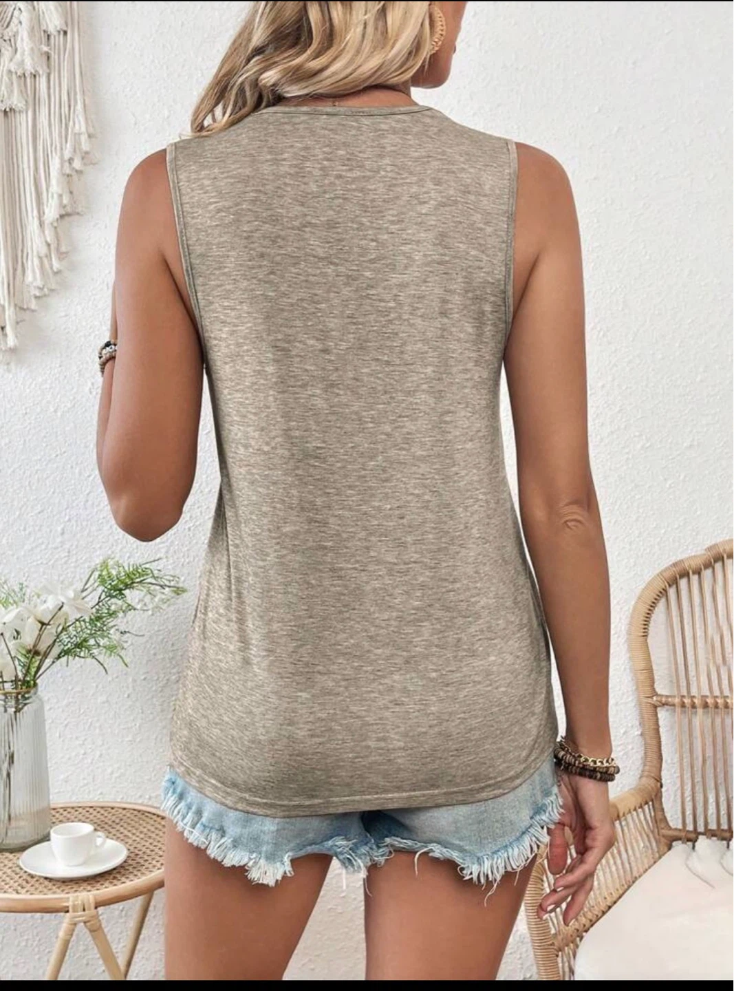 SHEIN Sleeveless V-Neck Top - photo 3