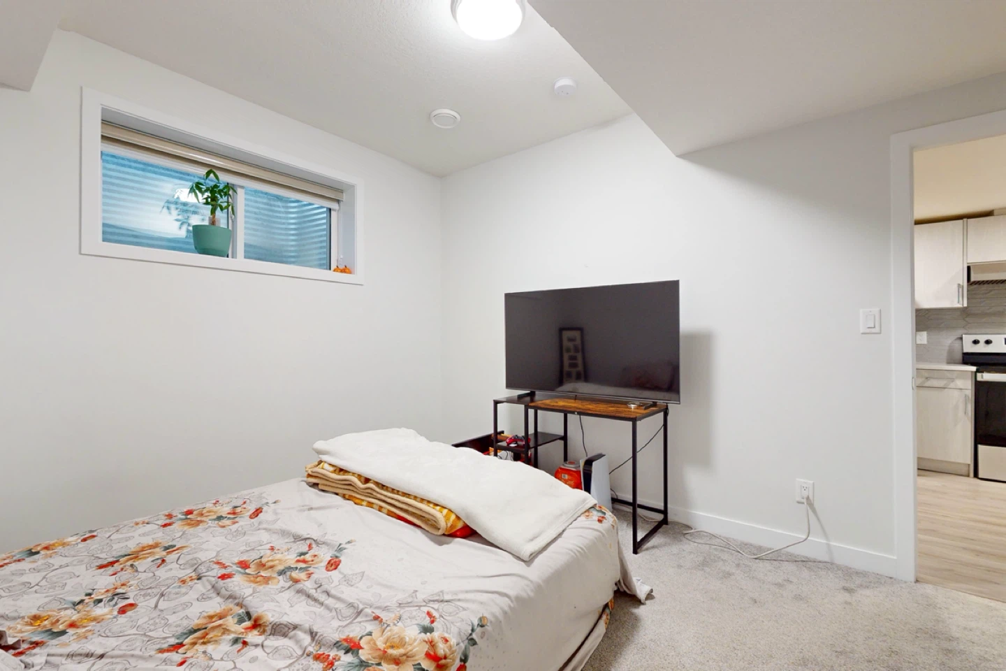 1 BR Legal Basement Suite in SW Chappelle- First 2 weeks free - photo 4