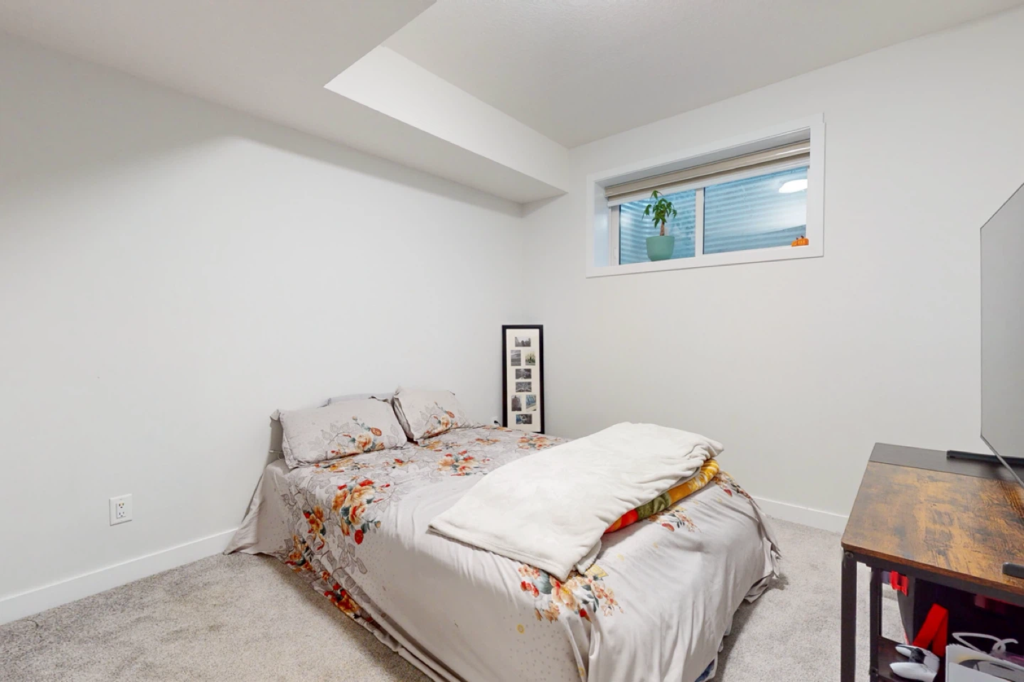 1 BR Legal Basement Suite in SW Chappelle- First 2 weeks free - photo 3