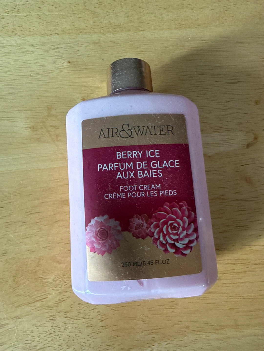 Air & Water Berry Ice Foot Cream 250 ml / 8.45 FL OZ