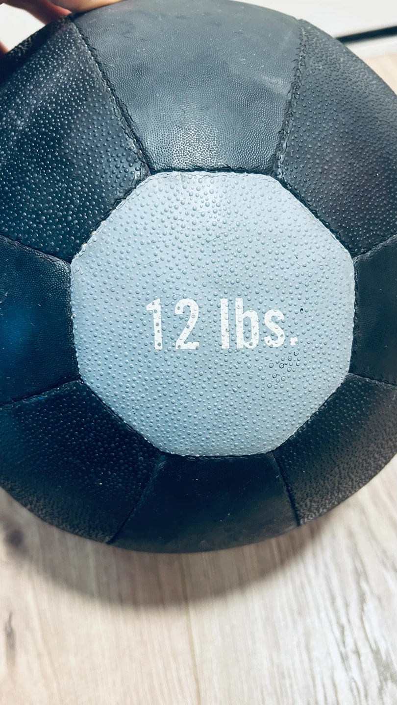 Everlast 12 lb Weighted Training Ball / Medicine Ball - photo 2