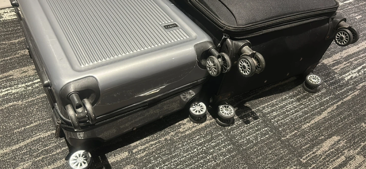Black checked and carry on Suitcase - photo 5