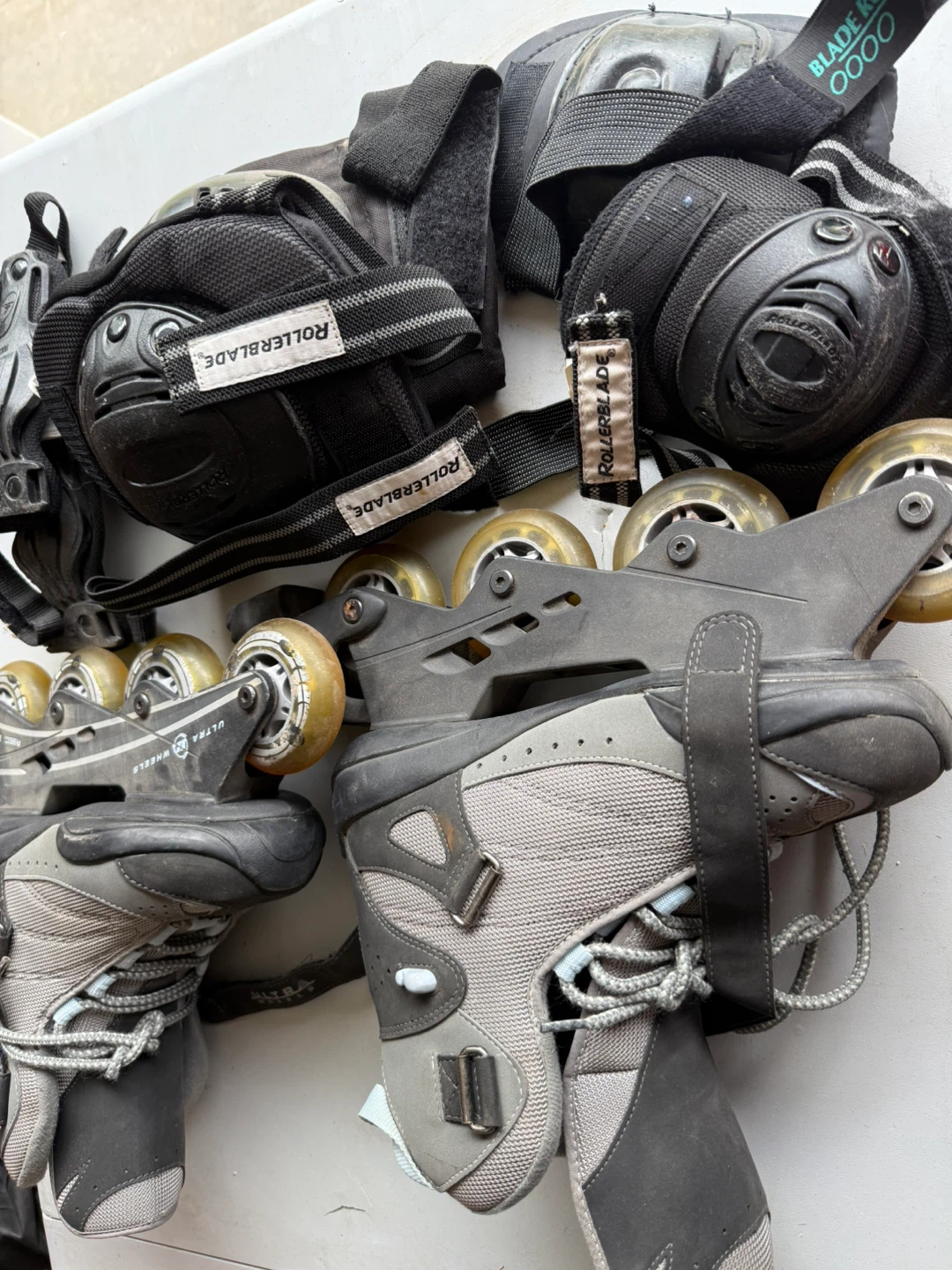 Rollerblade Skates and Protective Gear Set - photo 2