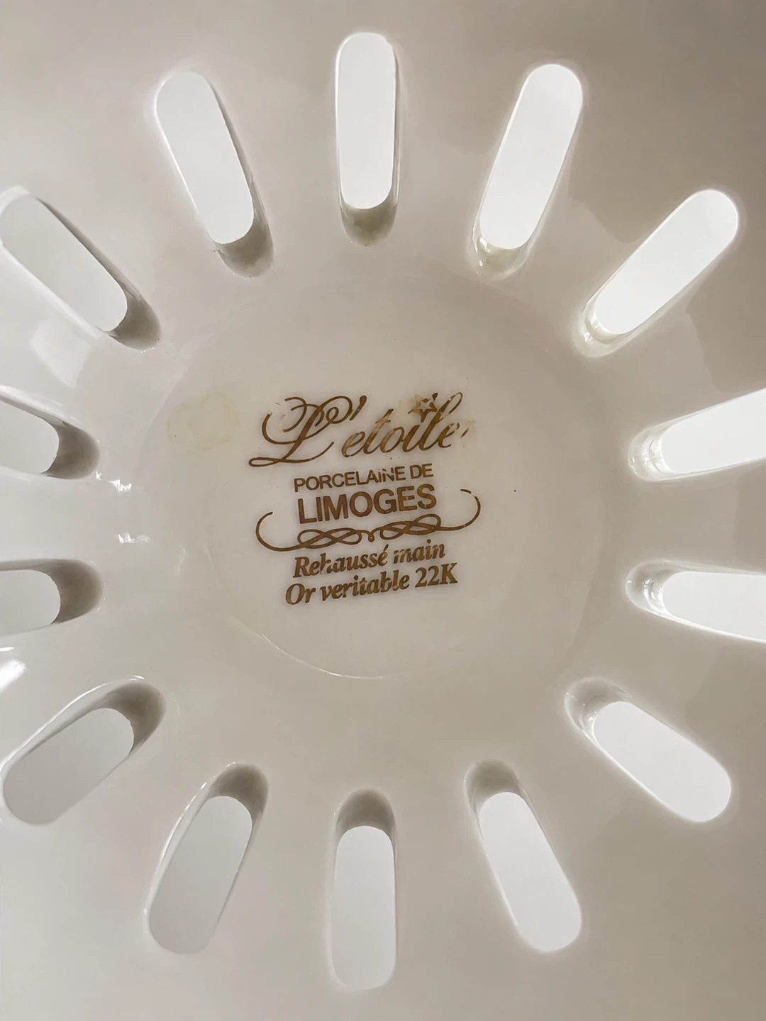 ✨ Vintage Porcelain Pedestal Bowl ✨ - photo 3