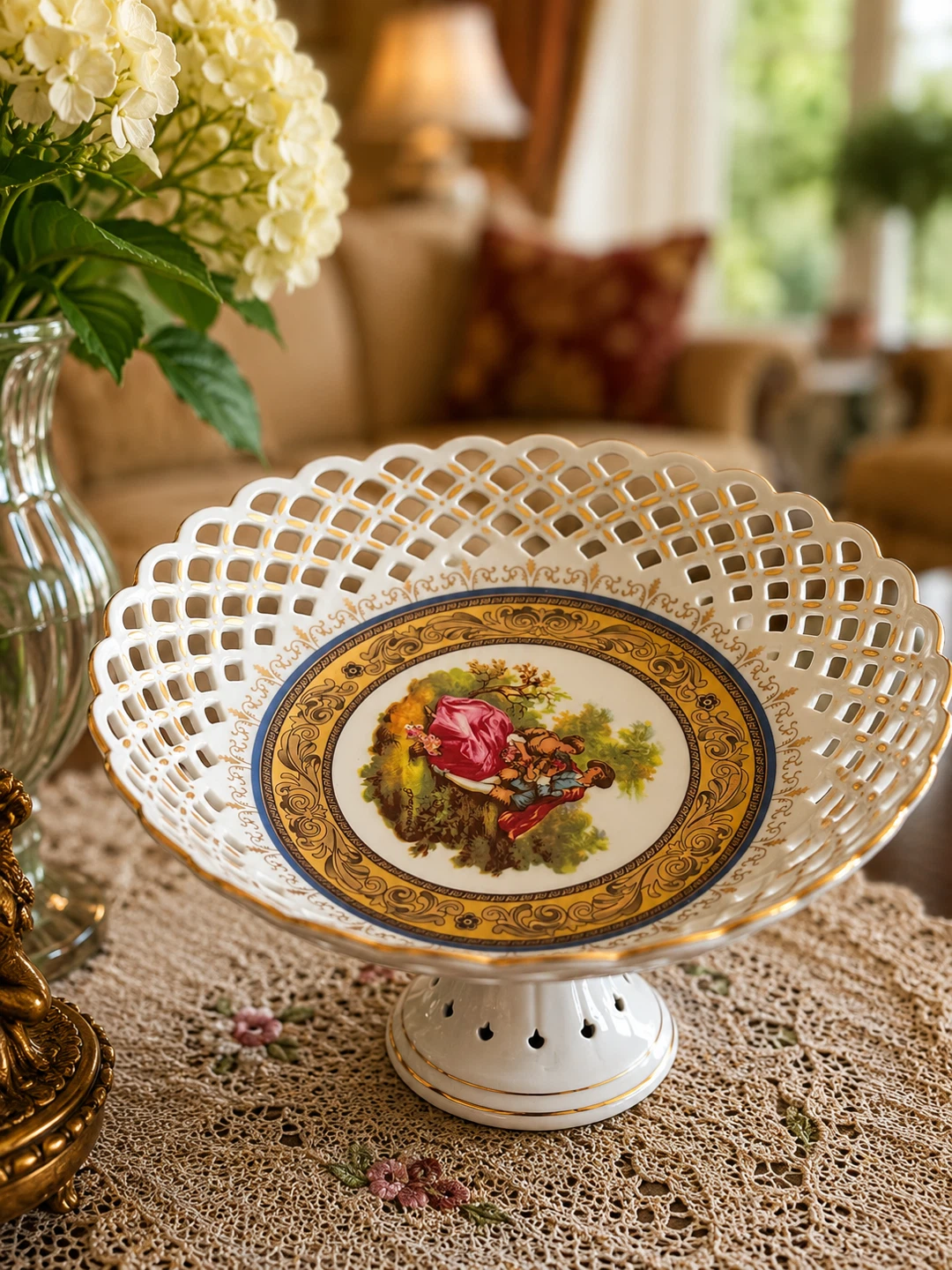 ✨ Vintage Porcelain Pedestal Bowl ✨ - photo 2