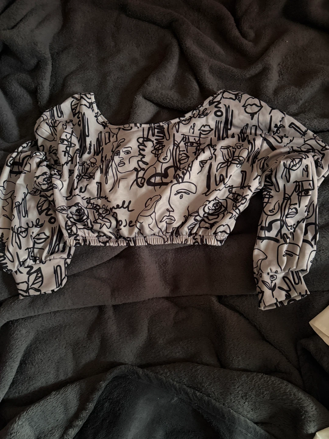 Abstract Face Print Long Sleeve Cropped Top