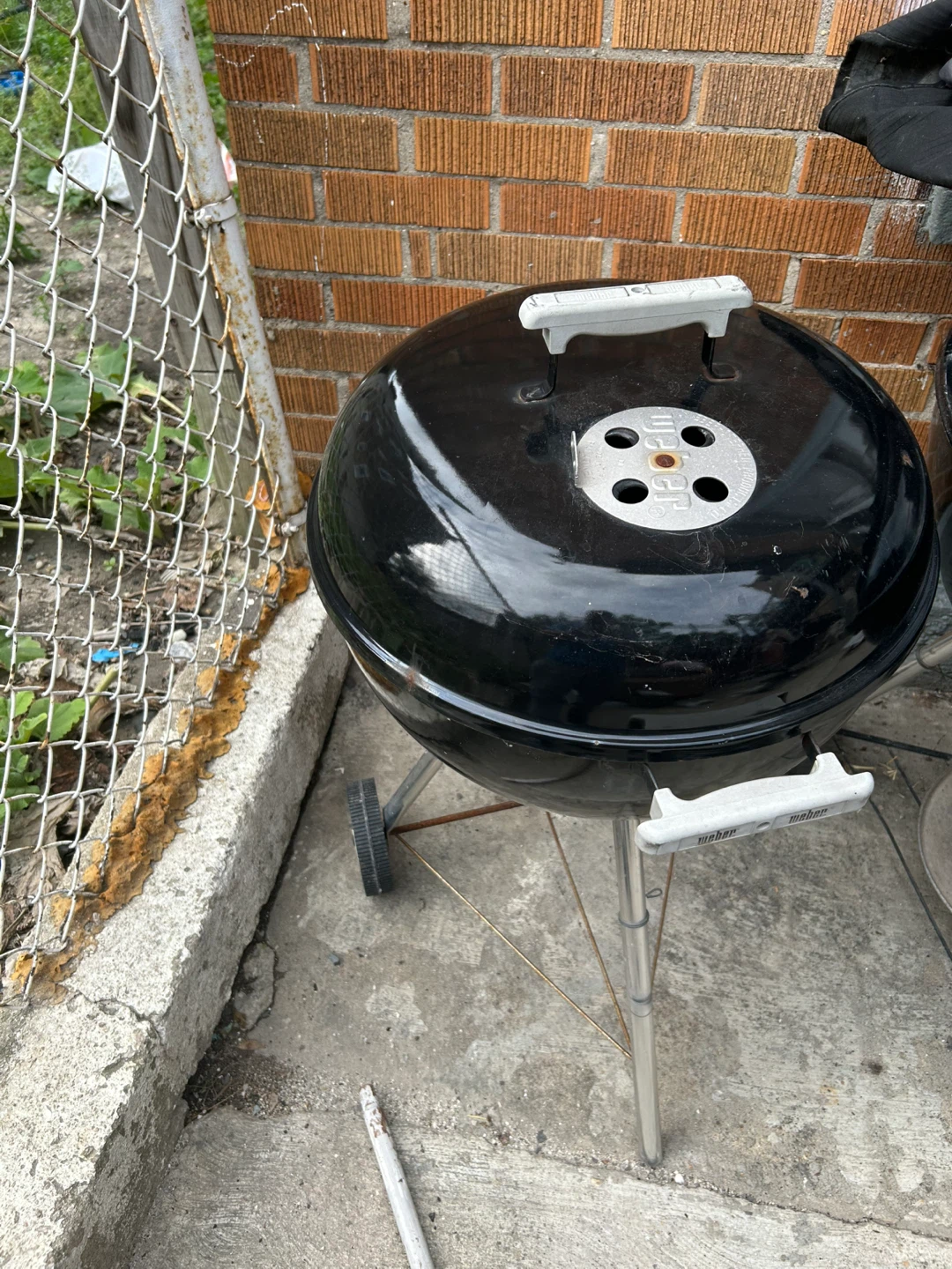 Weber Kettle Charcoal Grill